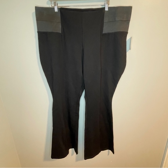 Eloquii Flat Front Pull On Bootcut Straight Black Pants Women's Size 26 - Picture 1 of 6